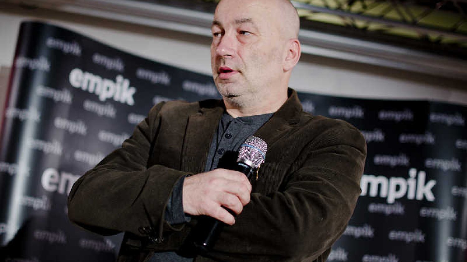 Sławomir Koper znalazł sposób na zainteresowanie Polaków historią.