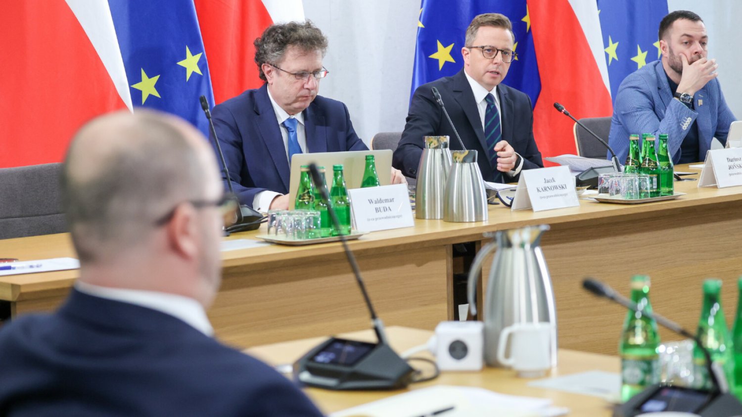 Kto stoi za projektem wyborów kopertowych? Na komisji padło zaskakujące nazwisko.
