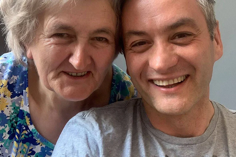 Robert Biedroń opublikował na Facebooku szczery post na temat oskarżeń, według których w 19 lat temu miał pobić własną matkę.