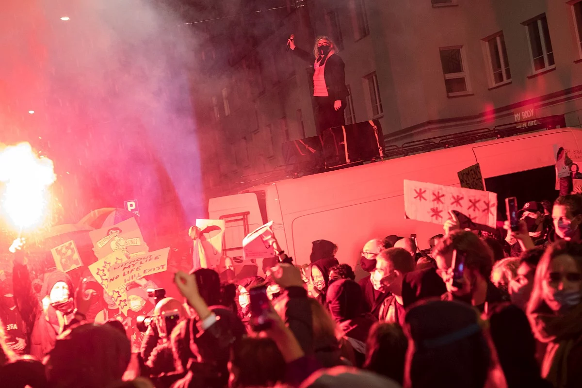 W niedzielę protestujący przeciw pogłębianiu zakazu aborcji w Polsce mają pojawić się w kościołach.