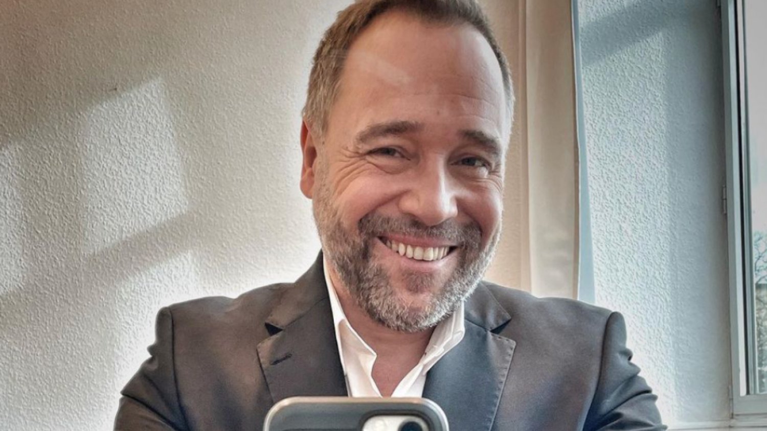Łukasz Nowicki zaskoczył swoich fanów. Opublikował zdjęcie sprzed 11 lat
