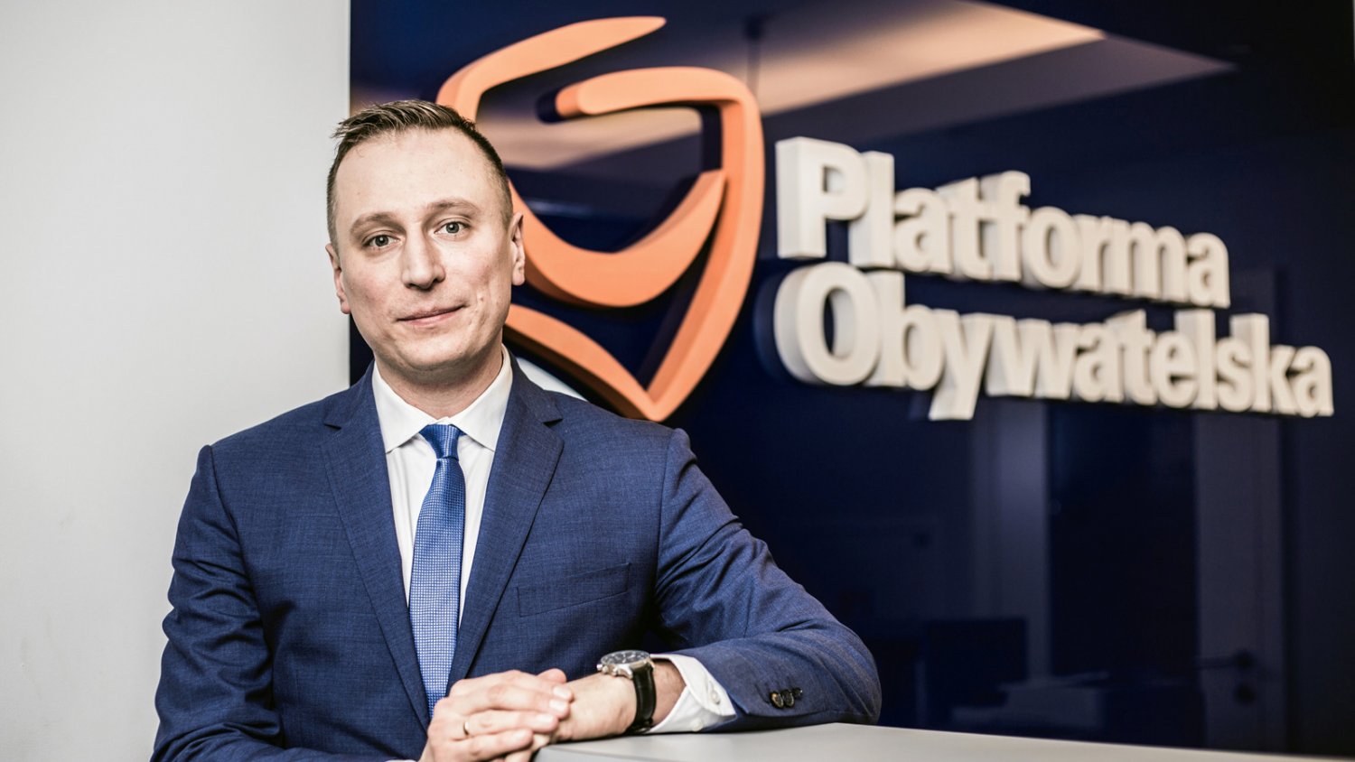 Krzysztof Brejza z PO, czyli specjalista od tropienia afer w obozie władzy bierze na warsztat to, co dzieje się w PFN i wokół projektu "Polska 100".