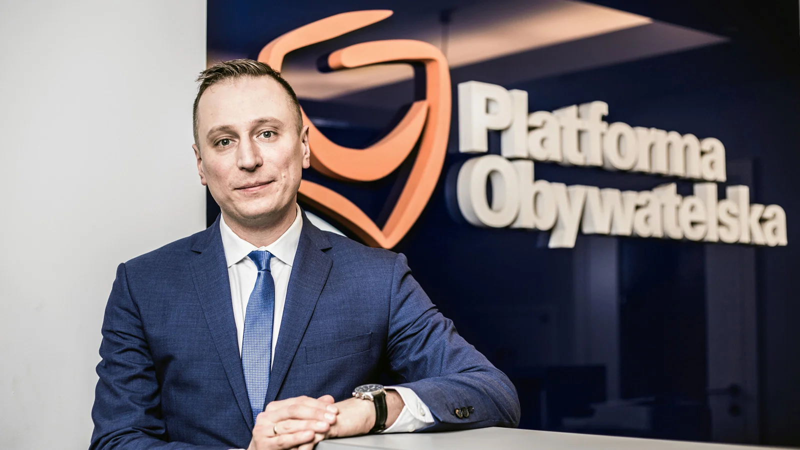 Krzysztof Brejza z PO, czyli specjalista od tropienia afer w obozie władzy bierze na warsztat to, co dzieje się w PFN i wokół projektu "Polska 100".
