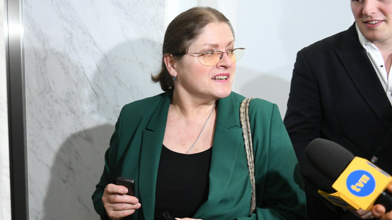 Krystyna Pawłowicz wraca tuż przed wyborami. Już promuje referendum PiS.