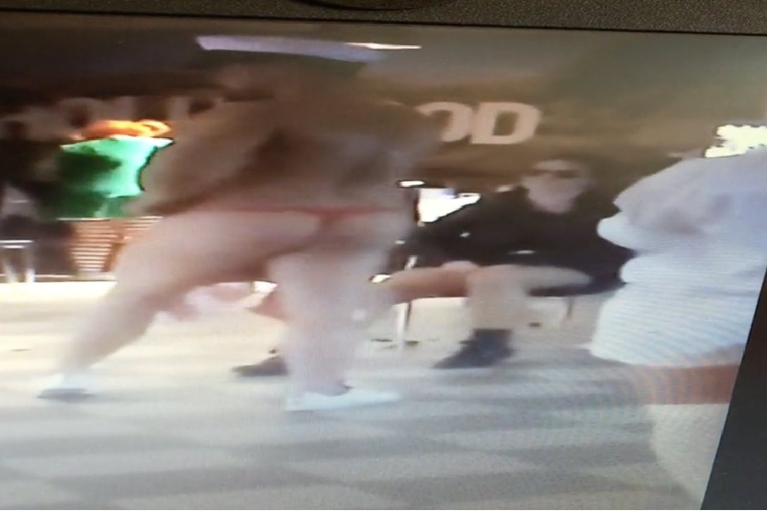 Politycy wałbrzyskiego PiS i Porozumienia Jarosława Gowina wzięli udział w tradycyjnej górniczej imprezie. Jej punktem kulminacyjnym był męski striptiz.