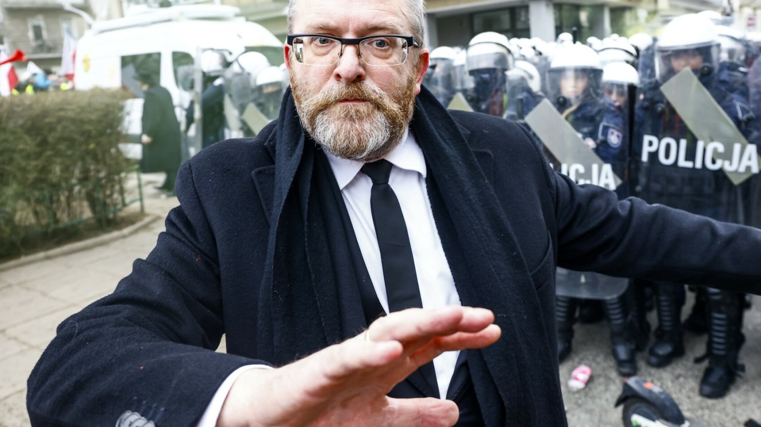 Policja nagle wydała komunikat. Chodzi o incydent z Braunem w Oleśnicy