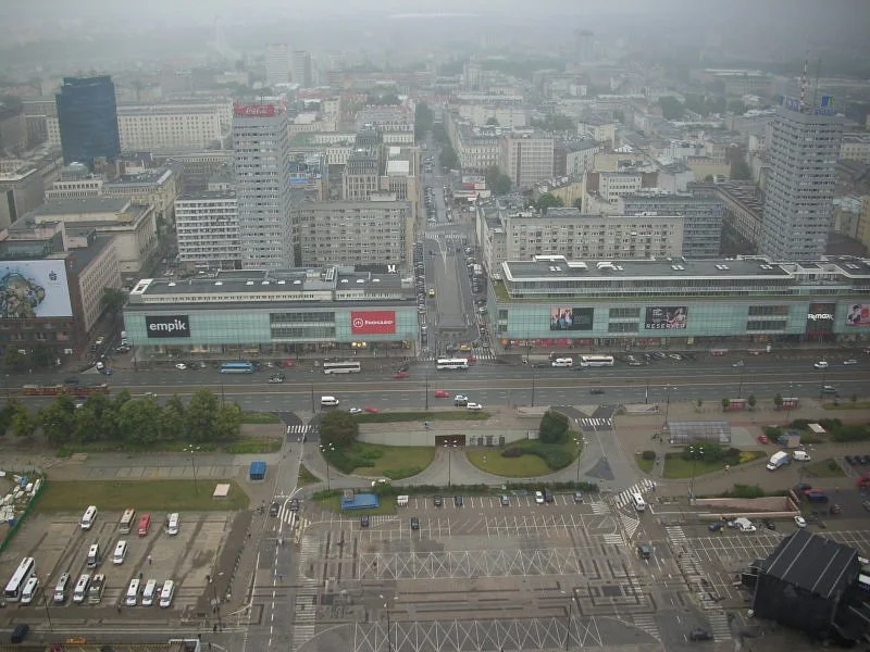 Warszawa, ul. Marszałkowska. Ulica zakupowa.