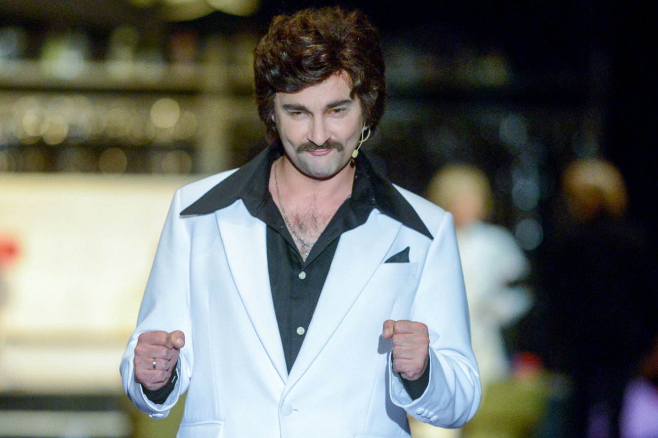 Wdowa po Krzysztofie Krawczyku skomentowała spektakl "Chciałem być" o zmarłym mężu. Rolę główną zagrał Mariusz Ostrowski.