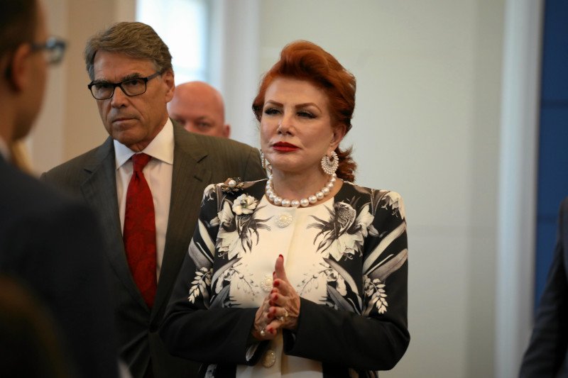 Wiceszef MSZ odpowiedział na list ambasadorów w Polsce ws. osób LGBT.