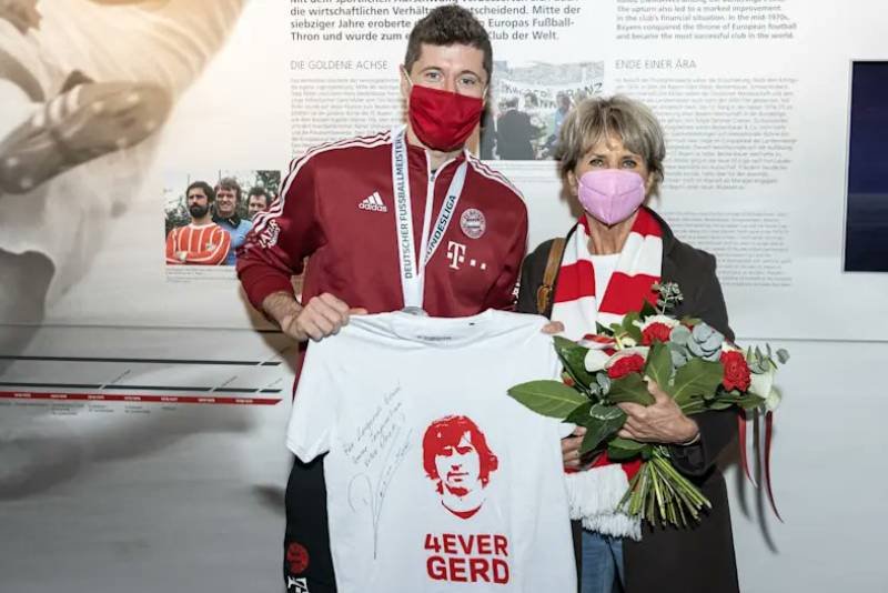 "Bild" o spotkaniu Lewandowskiego z żoną Mullera.