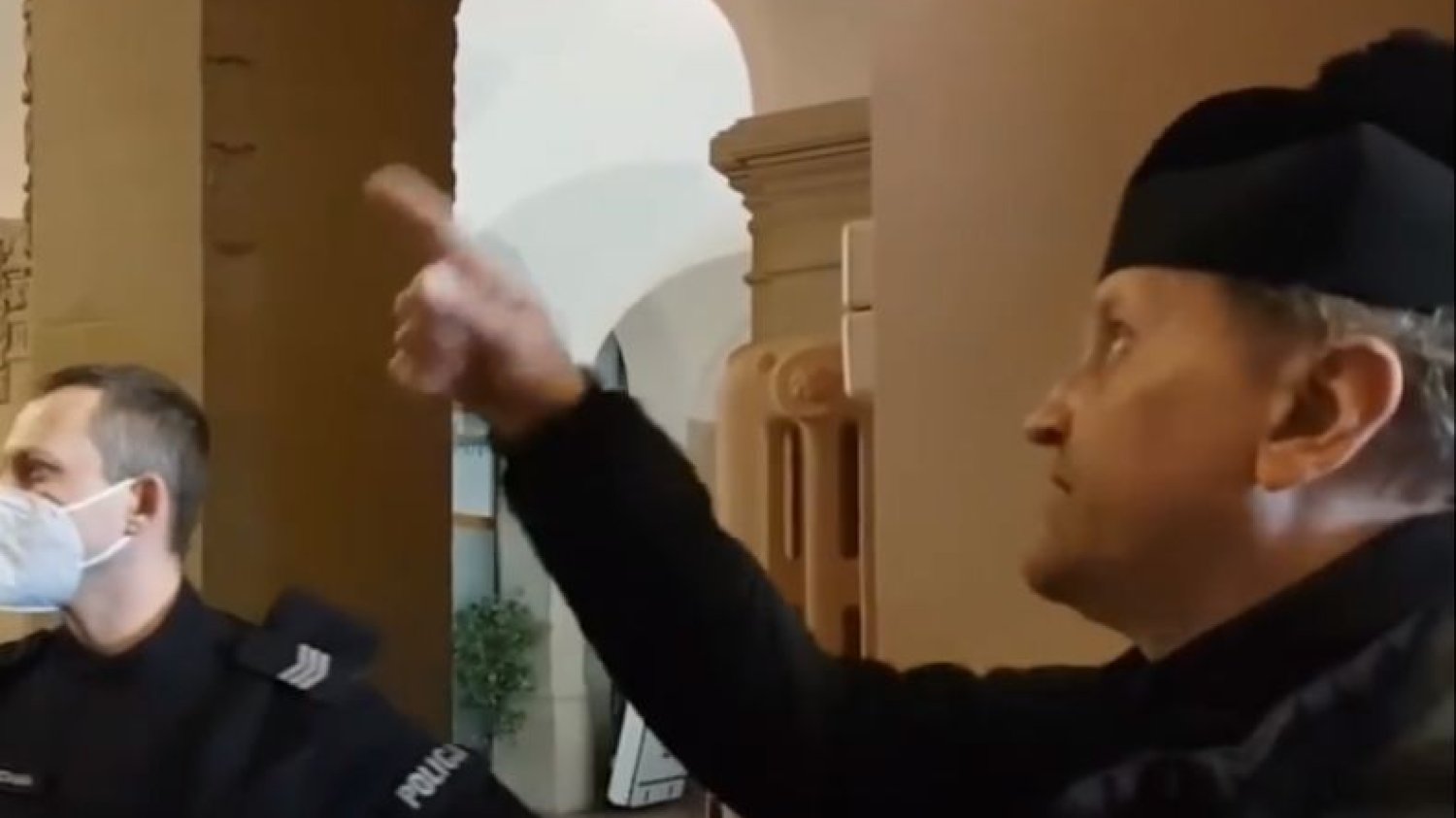 Skandaliczne zachowanie księdza Woźnickiego. Awantura w poznańskim sądzie.