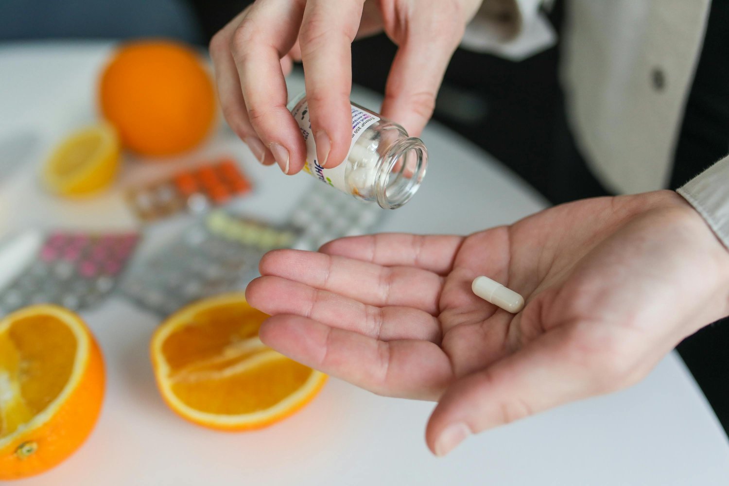 Specjaliści podkreślają, że suplementy nie są lekami, ale mogą mieć silne działanie biologiczne.