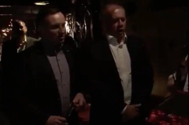 Prezydent daje popis talentów wokalnych w Tatrzańskiej Łomnicy.