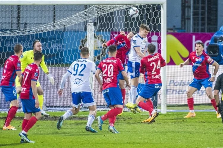 Miliony złotych popłyną do polskich klubów, sumy są w tym sezonie rekordowe