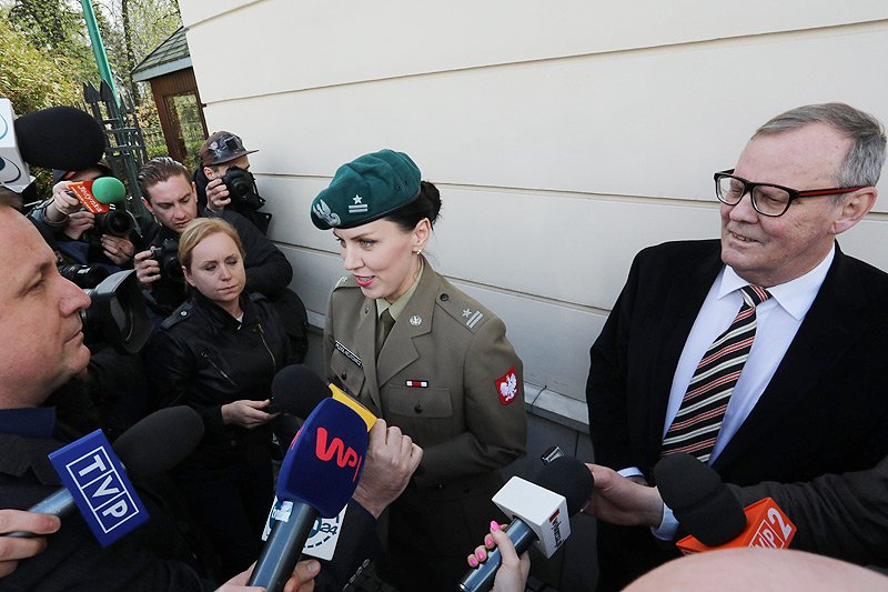 Pierwszy briefing zorganizowany przez nową rzeczniczkę prasową MON Annę Pęzioł-Wójtowicz oburzył dziennikarzy.