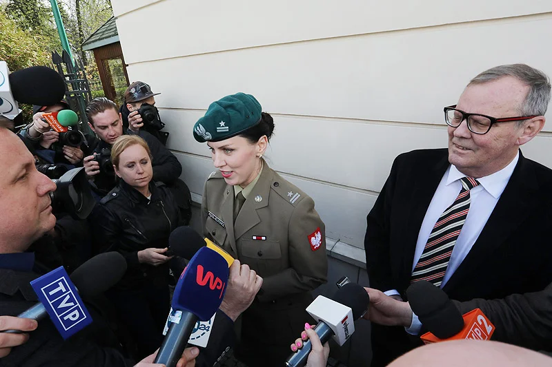 Pierwszy briefing zorganizowany przez nową rzeczniczkę prasową MON Annę Pęzioł-Wójtowicz oburzył dziennikarzy.