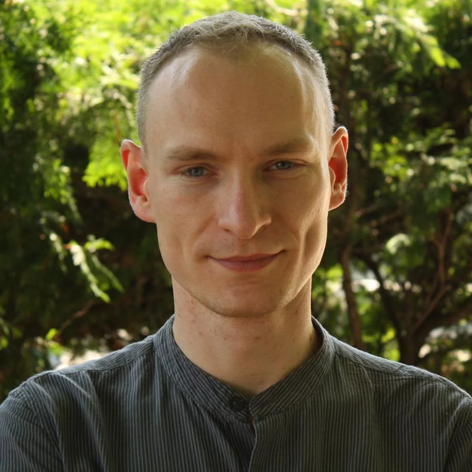 [url=http://www.gestalt.waw.pl/] Daniel Bąk [/url]