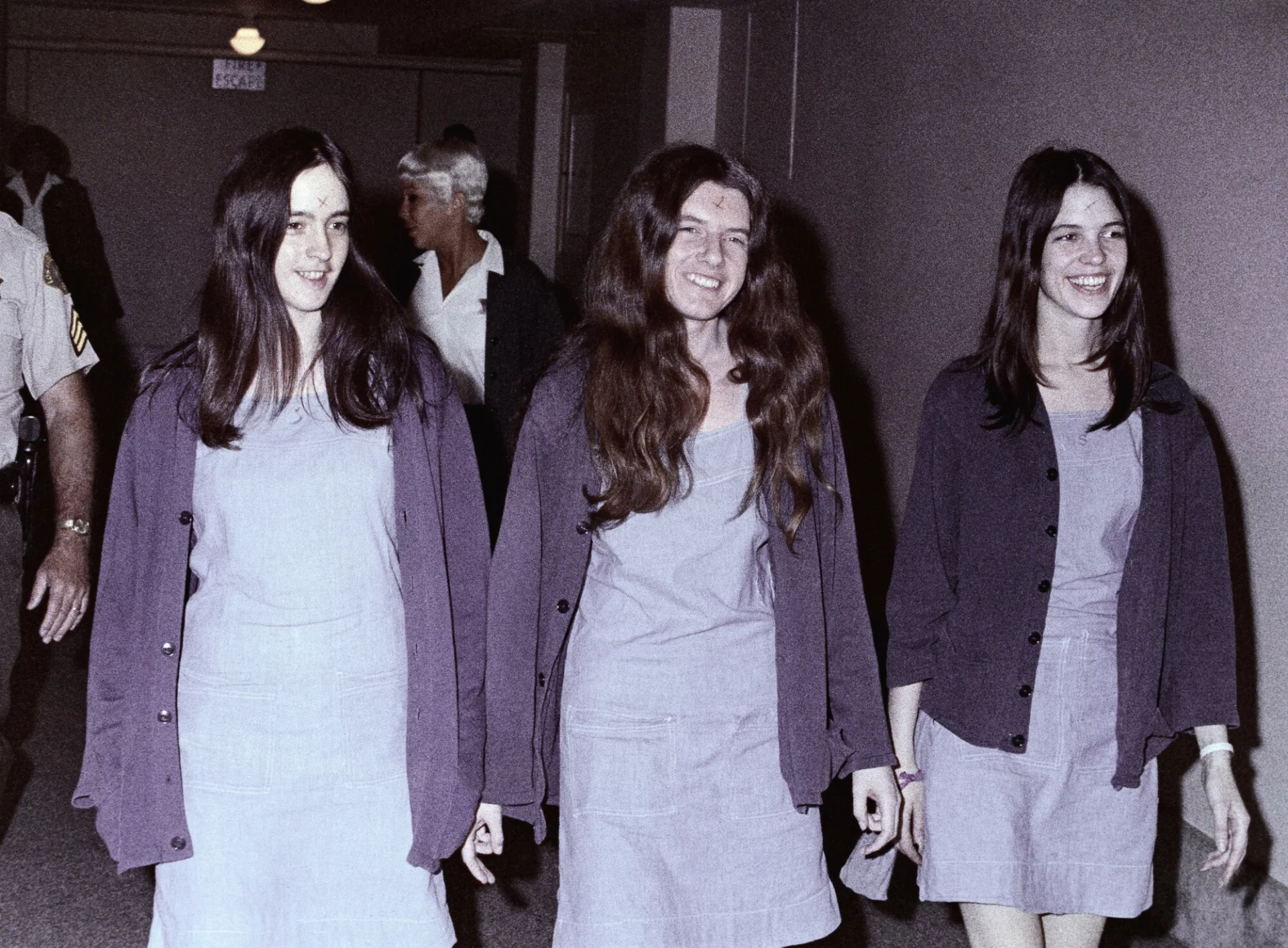 Od lewej: Susan Atkins, Patrica Krenwinkel i Leslie Van Houten.