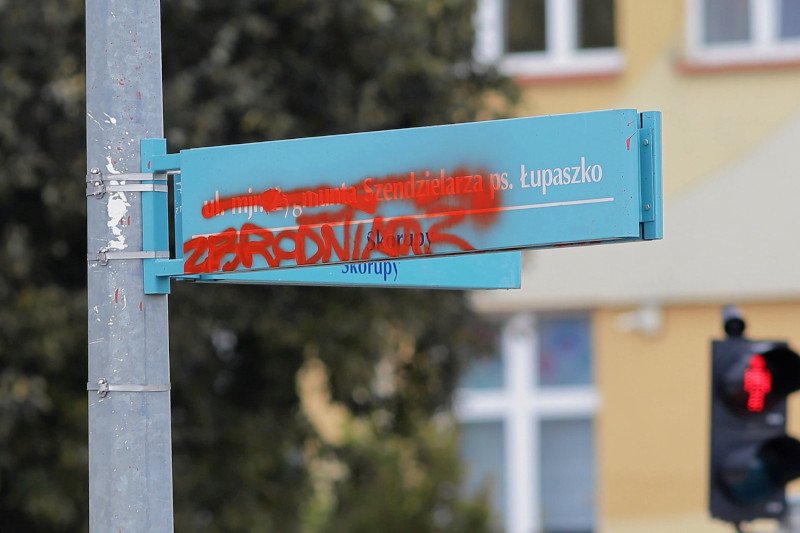 Na radnych PO w Białymstoku wylał się hejt za zmianę patrona ulicy Łupaszki.