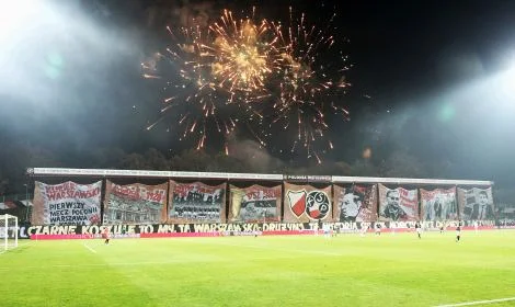 Oprawa kibiców z okazji 100-lecia klubu.
