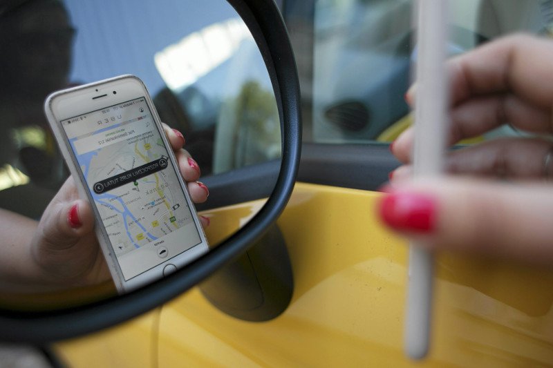 Uber reaguje na pobicie kierowcy: Pasażer stracił dostęp do aplikacji.