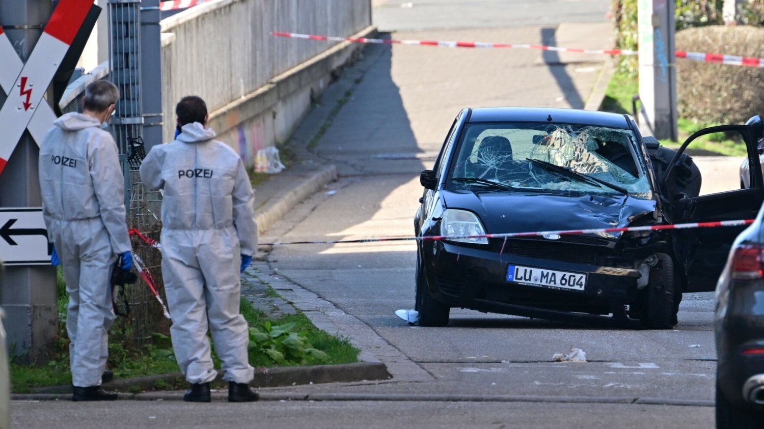 Samochód wjechał w ludzi w Niemczech. Najnowsze informacje o zatrzymanym