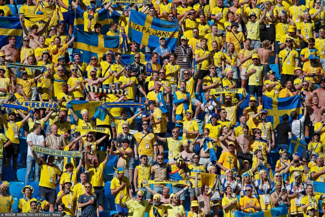 Koronawirus u szwedzkich kibiców przed meczem Szwecja-Polska w Sankt Petersburgu.