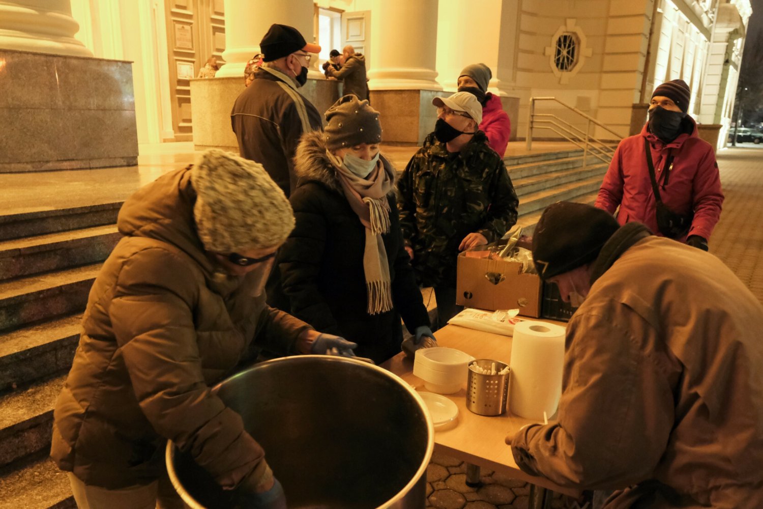 Ks. Bar z bydgoskiej parafii wpadł na pomysł otworzenia socjalnego baru mlecznego.
