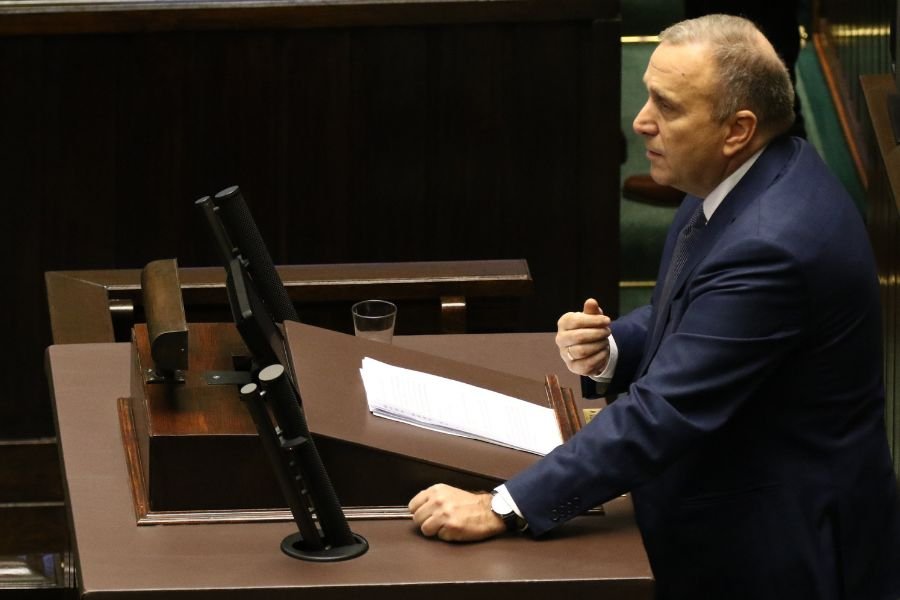 Grzegorz Schetyna zarzucił Mateuszowi Morawieckiemu szereg kłamstw.