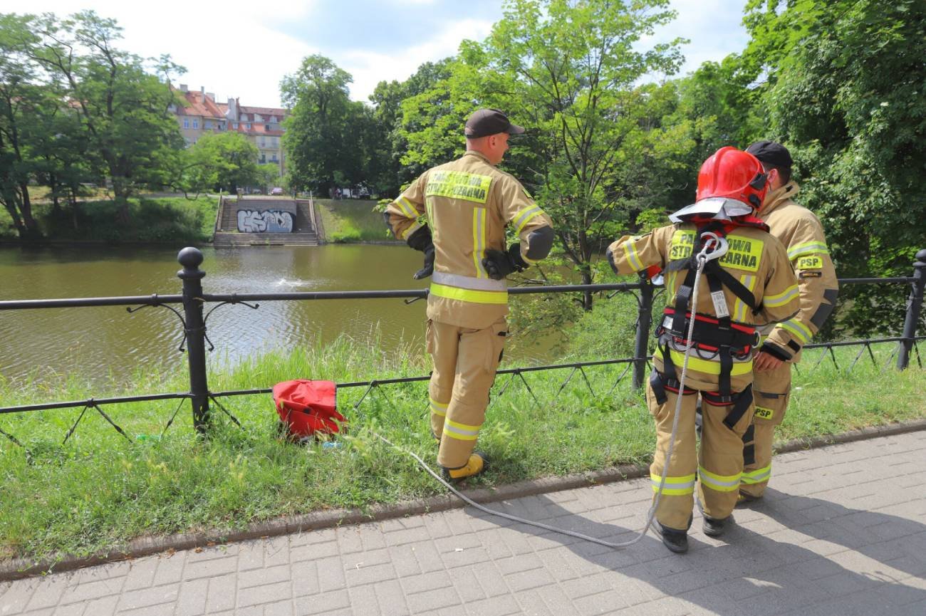 Wrocław: Ciało wyłowione z fosy. Miejsce nie jest przypadkowe
