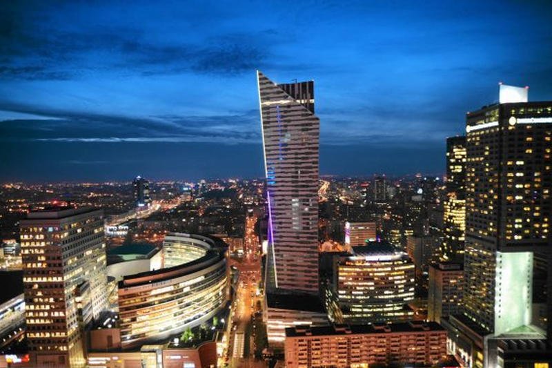 Wieżowiec na Złotej 44 sprzedany z ogromną stratą. Z 700 mln zł zrobiło się 260 mln zł