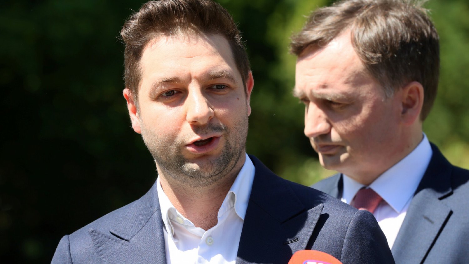 Patryk Jaki wpuścił media do mieszkania. Tak żyje polityk Solidarnej Polski