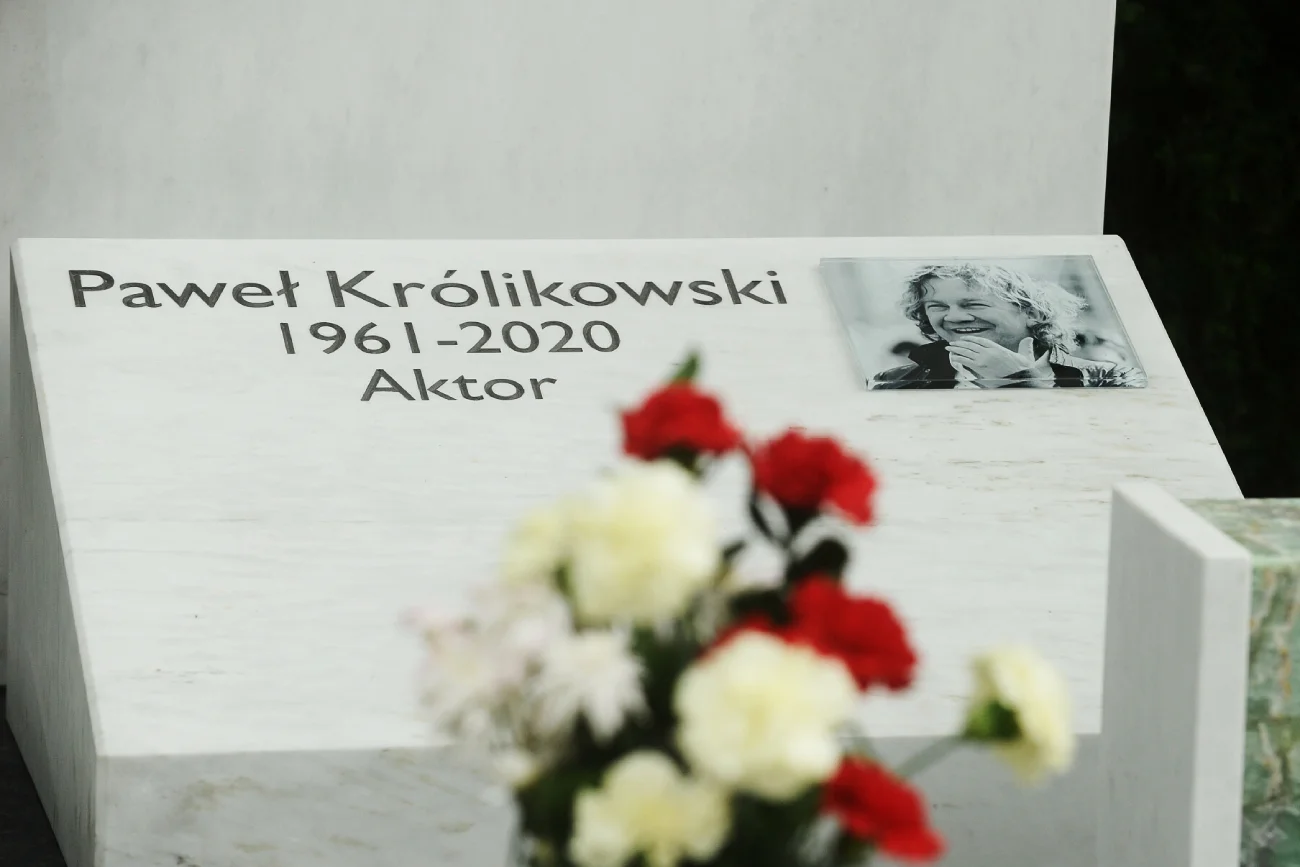 2. rocznica śmierci Pawła Królikowskiego. Jak Antek Królikowski pożegnał tatę podczas pogrzebu?
