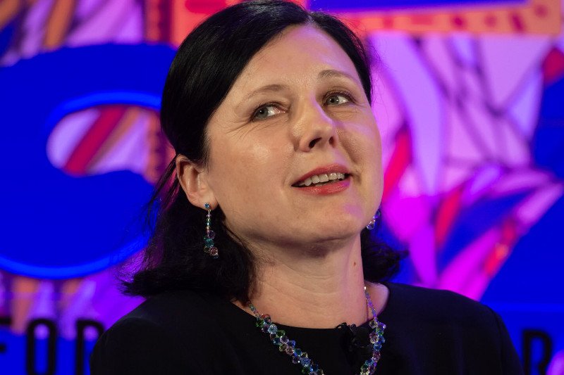 Věra Jourova, unijna komisarz z Czech, ma zastąpić Fransa Timmermansa.