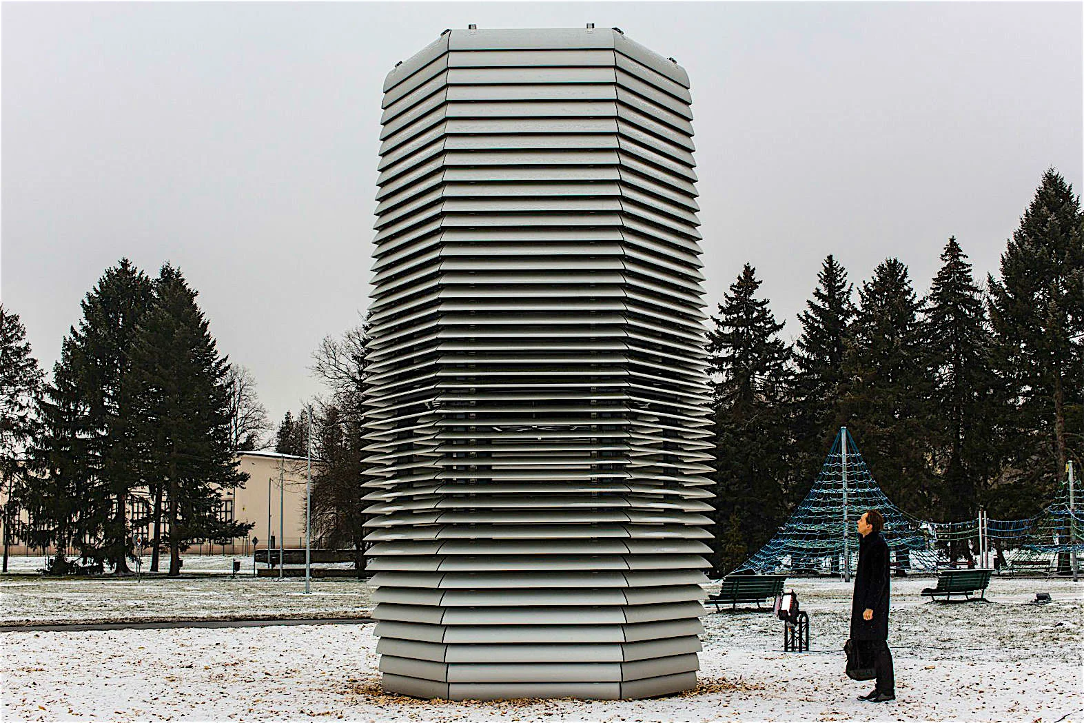 Tak prezentowała się Smog Free Tower, gdy odpalono ją w Krakowie