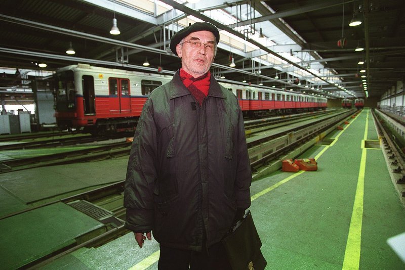 Ksawery Jasieński, lektor, który czyta nazwy stacji w warszawskim metrze