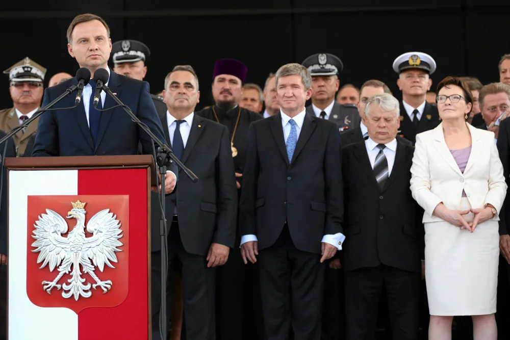 Prezydent Andrzej Duda nie spotkał się z premier Ewą Kopacz, choć od oficjalnego zaprzysiężenia prezydenta minęło już prawie 3 tygodnie.