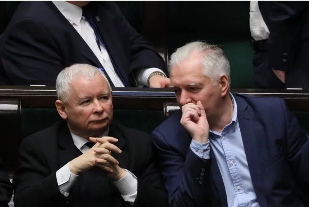 Rzeczniczka Porozumienia Magdalena Sroka zapewniła w rozmowie z TVN24, że "jak na razie jest dosyć daleko do tego, aby rozbić Zjednoczoną Prawicę".