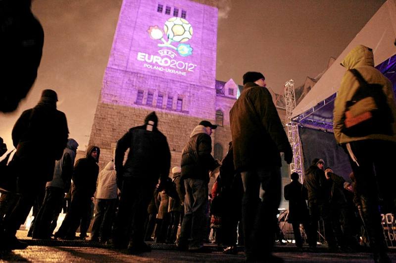 Czy polscy politycy promują Euro 2012?