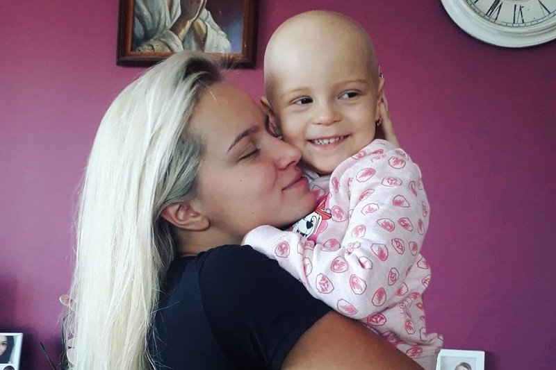 Siostra Nikoli jest poważnie chora.