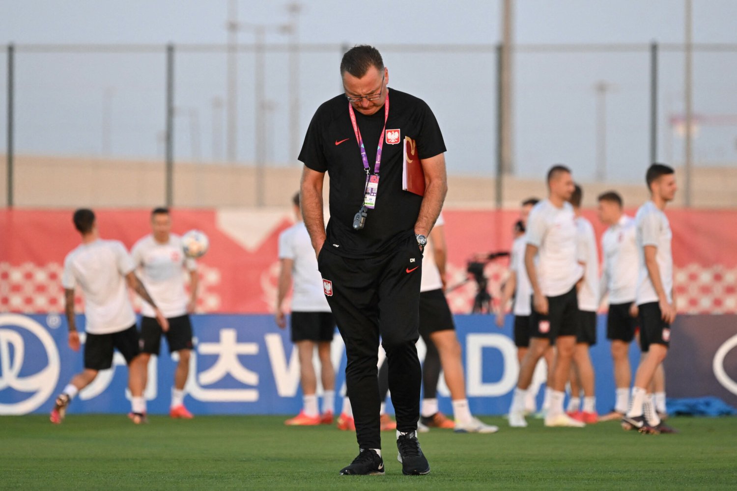 Michniewicz zadziwia przed meczem. "Francja? Szukałem, szukałem i nie znalazłem"