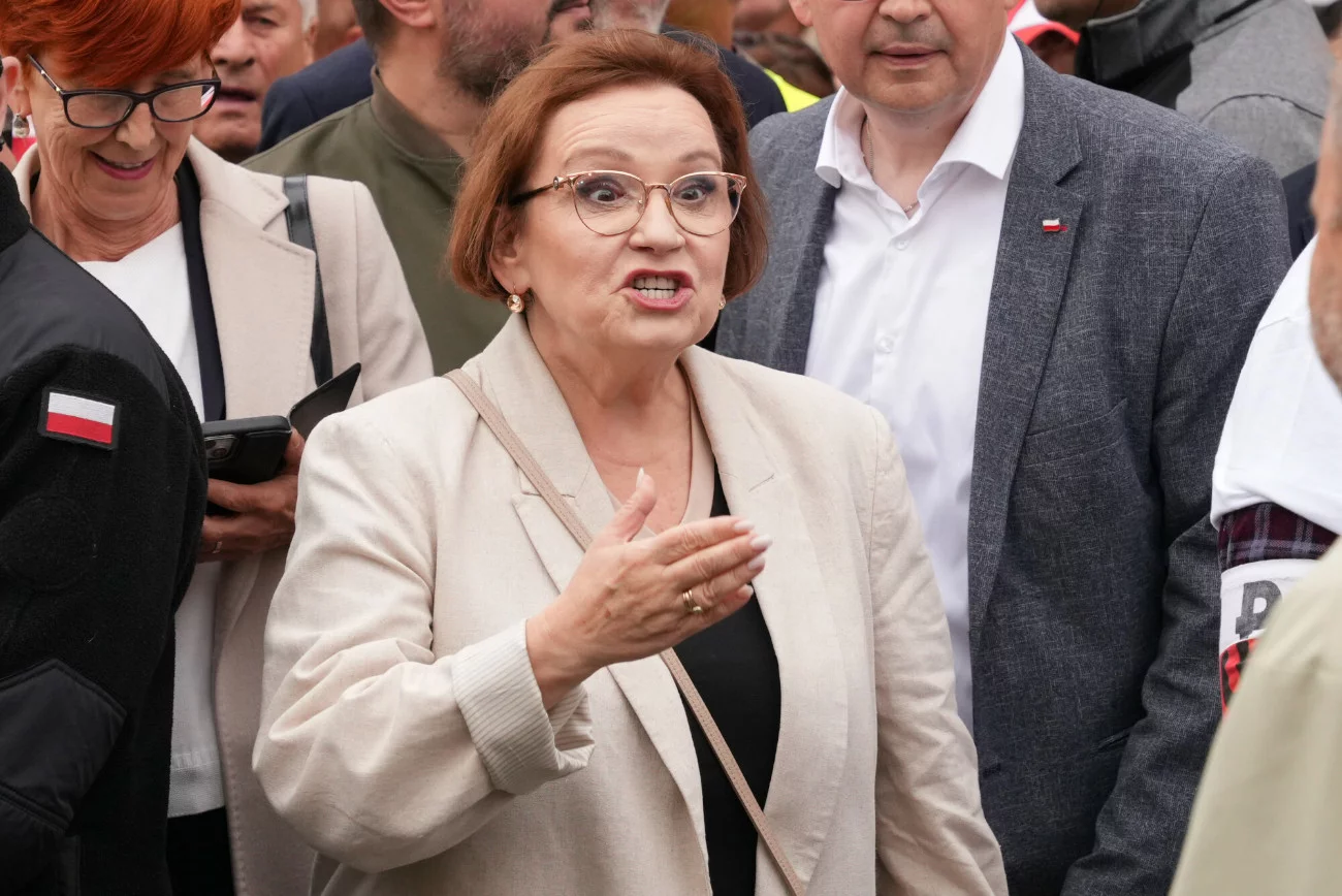 O co chodzi z "ochroną Kłodzka" przed powodzią? Bohaterkami afery są polityczki PiS i KO Anna Zalewska z PiS