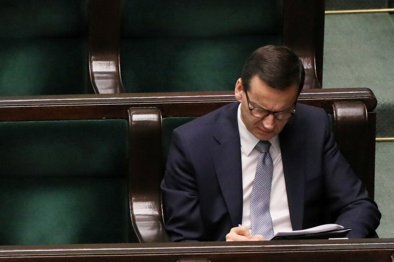 Mateusz Morawiecki żartuje na Twitterze: Lektura na niedzielny wieczór