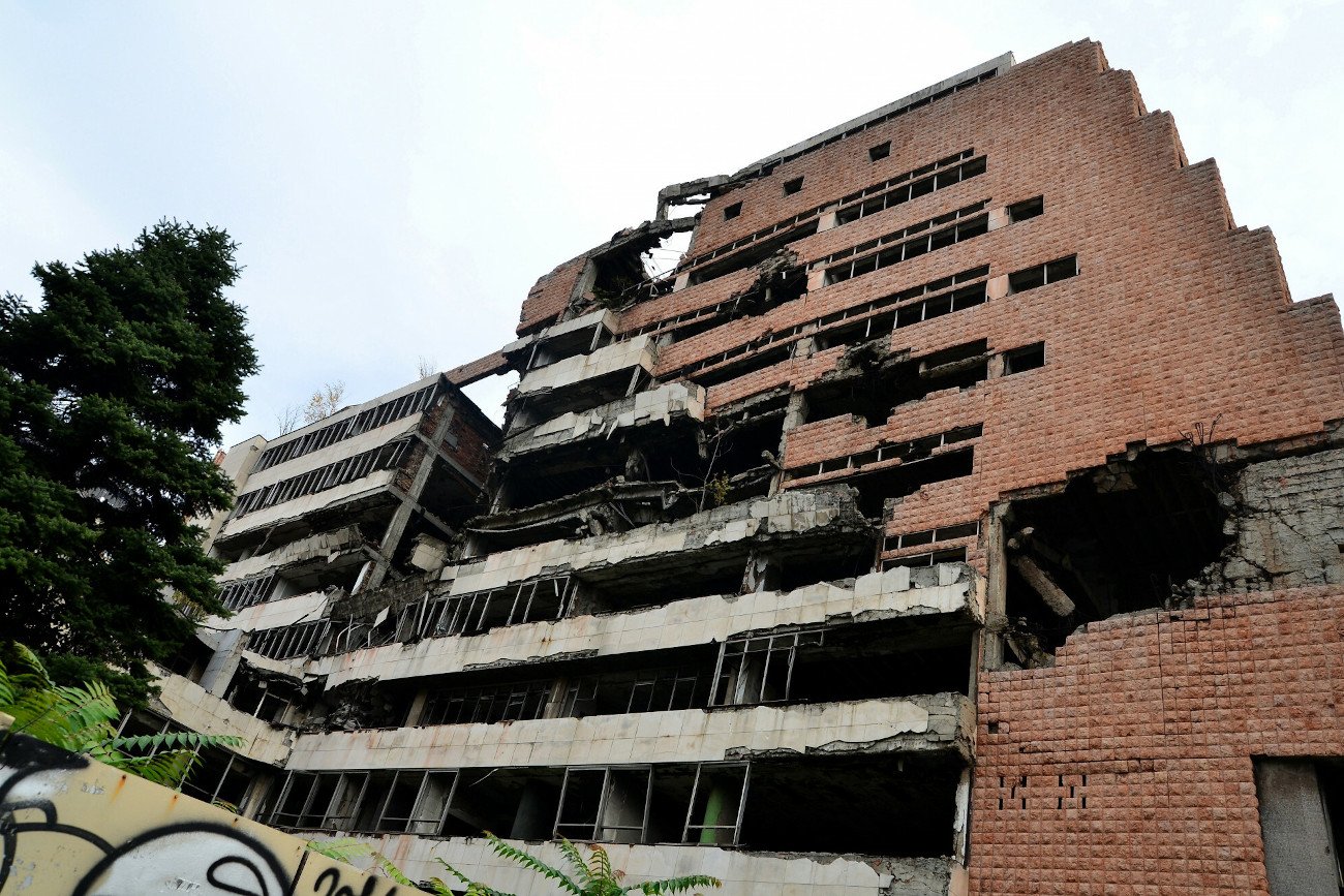 Interwencja NATO w byłej Jugosławii trwała 78 dni. Na zdjęciu zbombardowany budynek Ministerstwa Obrony.