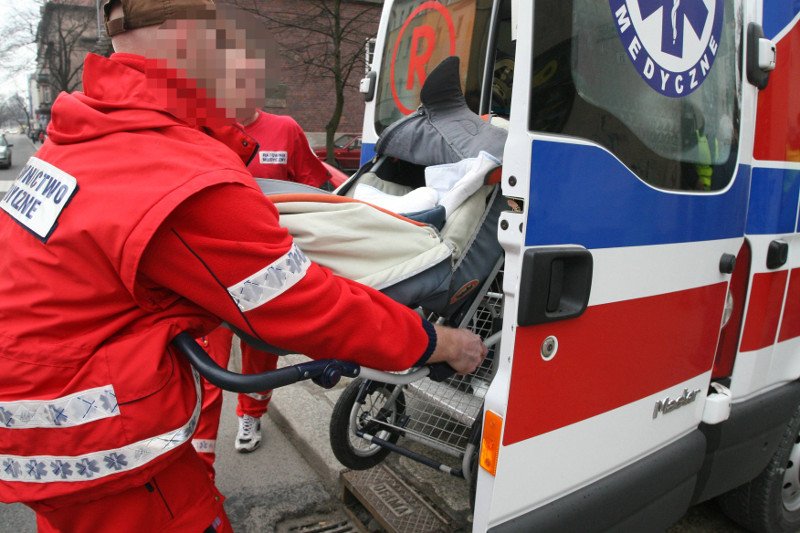 Stan 1,5-rocznego chłopca ranionego nożem jest stabilny.