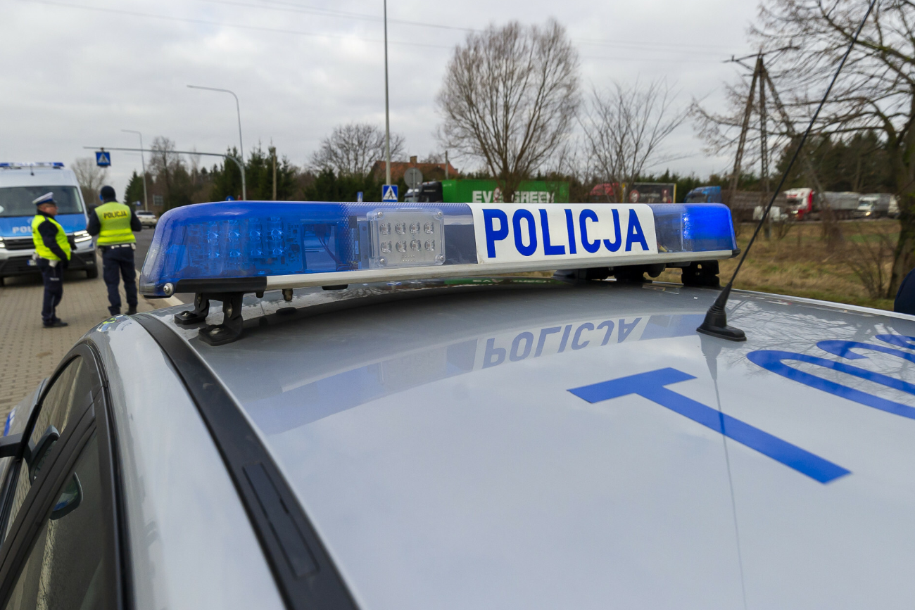 Makabryczne znalezisko pod Lublinem. Z ziemi wystawała ludzka czaszka.