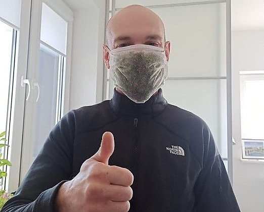 Maseczka ochronna z roślin na czas pandemii covid-19