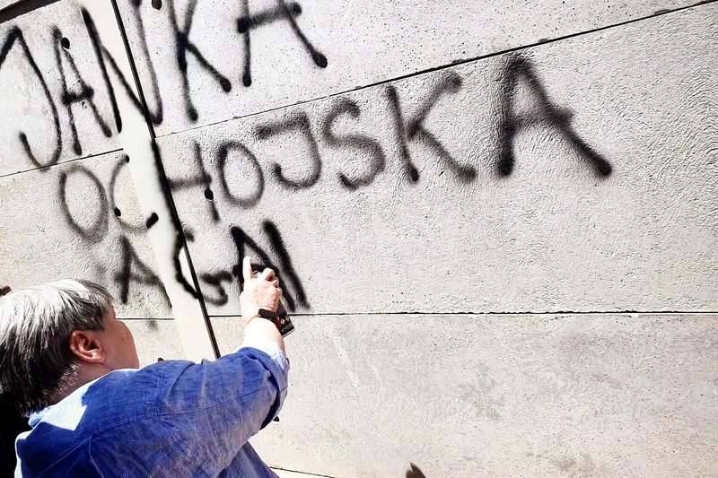 Janina Ochojska odwiedziła obóz dla uchodźców, który niebawem może zostać ogrodzony murem.