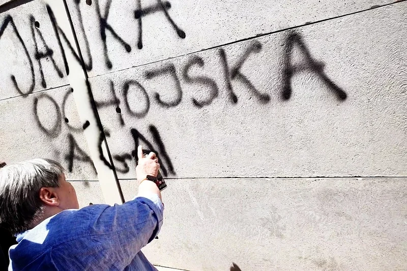 Janina Ochojska odwiedziła obóz dla uchodźców, który niebawem może zostać ogrodzony murem.