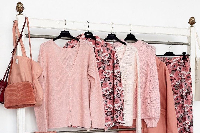 Sweter francuskiej marki Sezane chce mieć aż 30 tysięcy ludzi